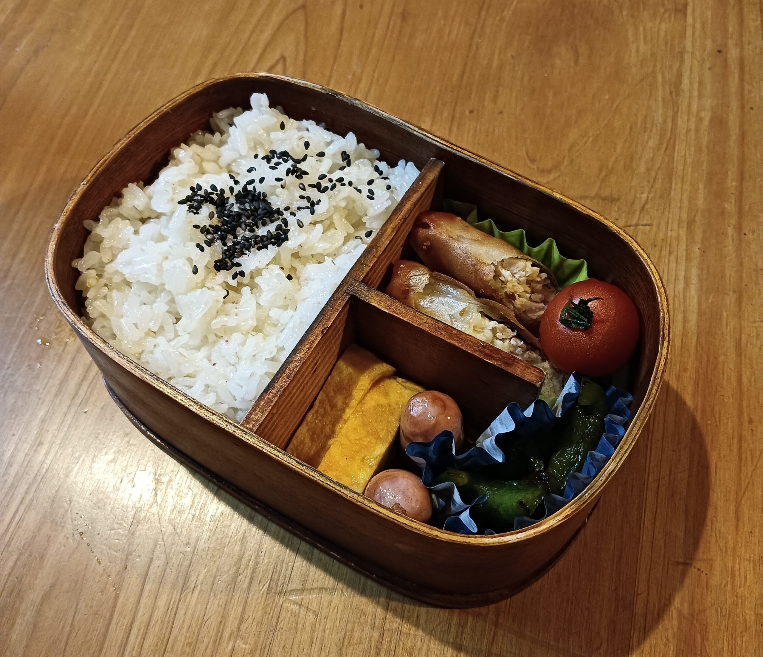 中学生の息子が作ったお弁当の写真